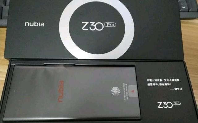 显示器|被低估的三主摄国产影像旗舰，两亿像素+四摄组合，却无人问津
