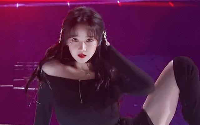 陈小纭|陈小纭自爆整骨10次，看到她早上做的第一件事，再也不羡慕她美了