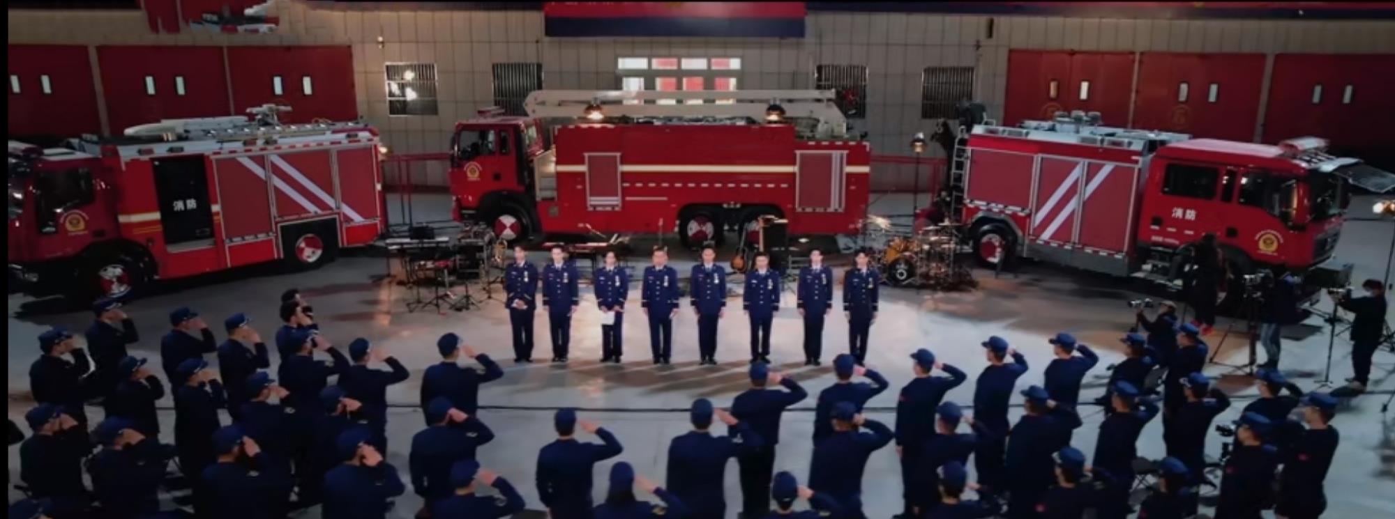 我们的滚烫人生|继《披哥》后，《我们的滚烫人生》又火了，光看格局就赢了