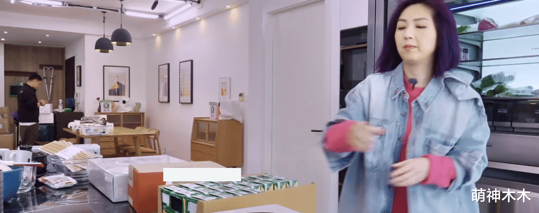 明星|明星租房拍综艺，一眨眼买6件家具快递堆满客厅，节目彻底变味