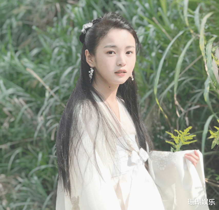 孙雅丽|前脚与热巴搭档完，后脚又出演张若昀新剧，换造型后愣是没认出来