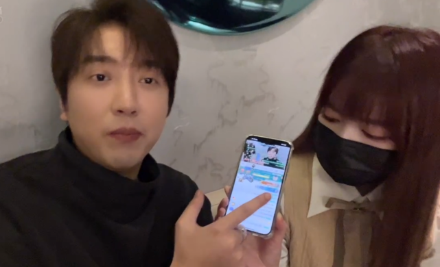 白冰|白冰直播首秀创纪录，千万粉丝排队千万观看，直播内容仅两个字