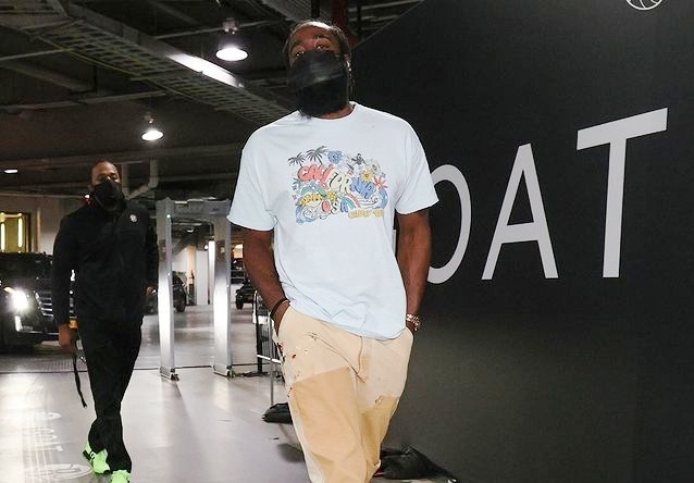 詹姆斯·哈登|哈登正式复出战马刺！两大主力因伤缺阵，大胡子上场篮网27胜7负