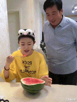 客厅|“老家旧房子打扫出来的瓶子，能不能换一套房？”哈哈要海景房！