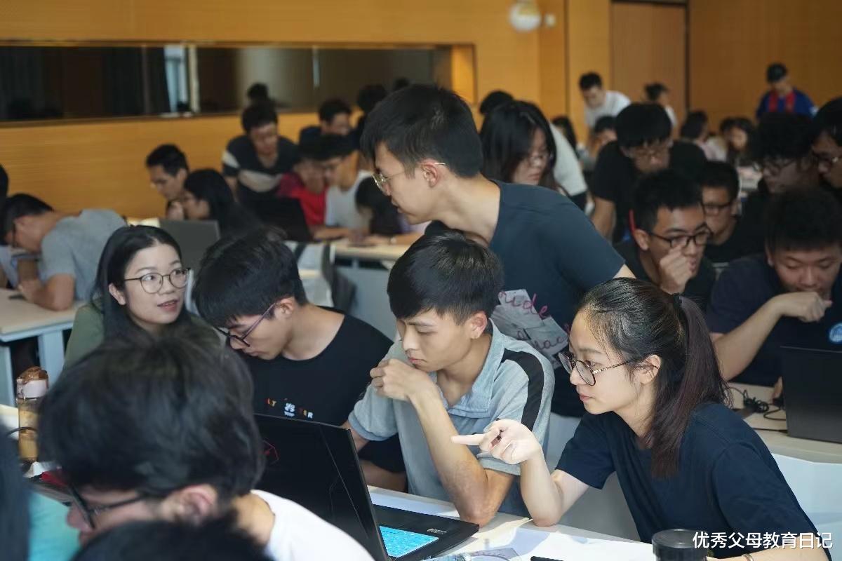 令人心动的offer|大学生毕业后，应该选择校招还是社招？听听过来人的建议