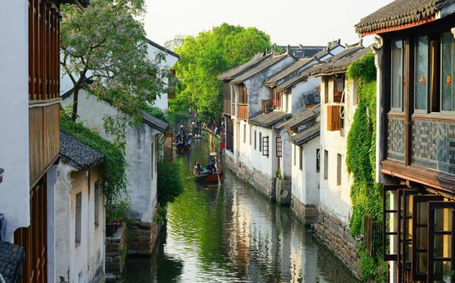 终究会牵手的旅行 我国一奇怪“新一线”，市区建设老破小，GDP排名全市最末