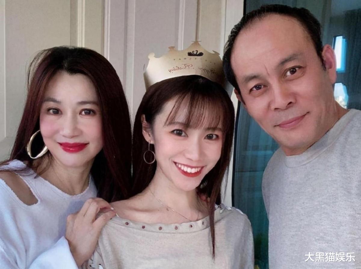 陈炜|不滥情无绯闻,这6位明星夫妻,从校服走到婚纱,堪称“清流”