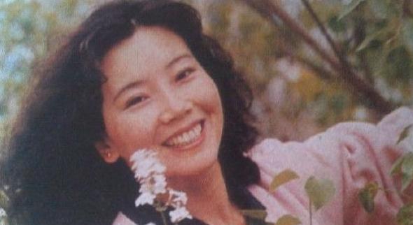 赵奎娥|她出道45年零绯闻，后嫁大学同学独宠47年，现38岁的儿子帅过父亲