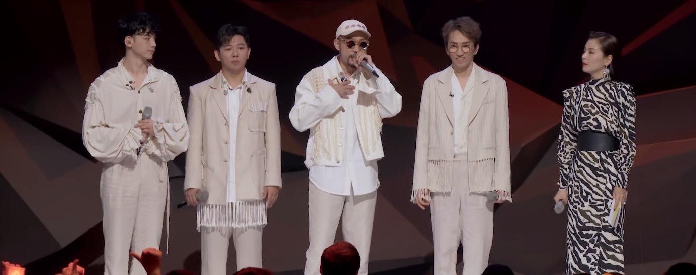 MARRY|黄贯中和张淇教刘迦弹吉他，和杨洋并称军艺双子的刘迦，为人低调