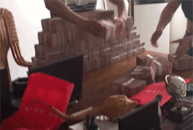 萌萌萌说|给你500万，但你在一年之内必须完成下面一个任务，你会怎么选？