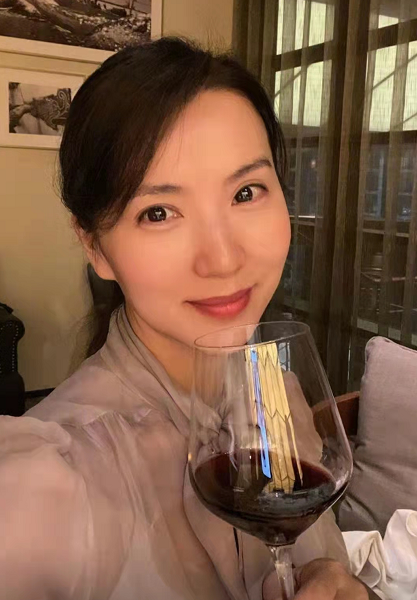 陈好|陈好43岁生日发图,身穿薄纱锁骨精致,不愧是万人迷!