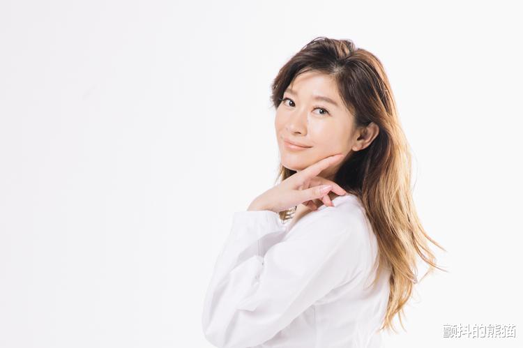 电视剧|人气女星出轨离婚后资源全失 电视剧延期、广告代言解约 损失巨大