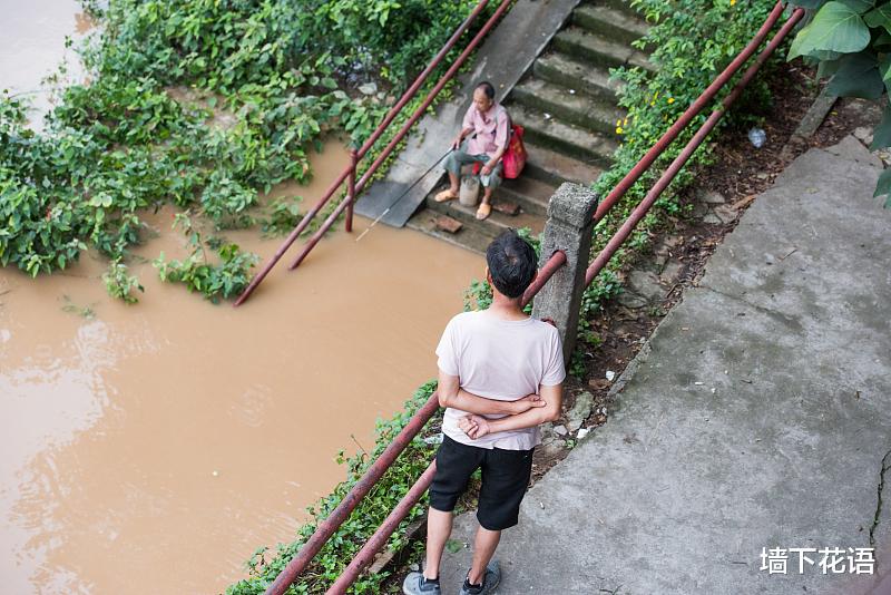 |在钓鱼和爱情面前，我选择了钓鱼。