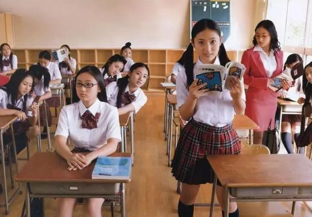 大树说教育|为何贵族学生女生校服是裙子，普通学校是裤子，离不开这3点原因