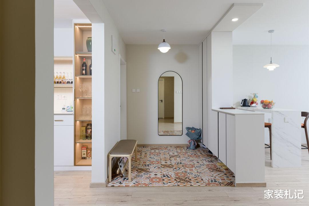 家装札记|第一次装修不想后悔！113㎡坚持简装，大白墙少吊顶，耐看还省钱