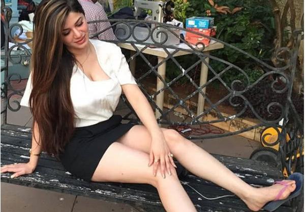 |印度女星身材丰满性感，已经35岁仍魅力十足，原来是靠这项运动