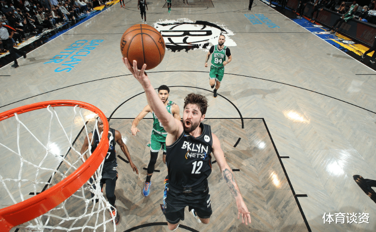 尤阿希姆·勒夫|狂轰25+4+3!篮网三分王投疯,4位球星给你传球,三分10中7创纪录