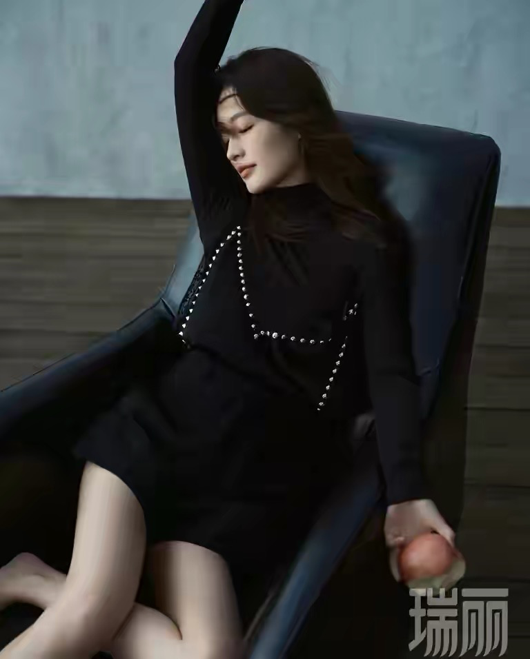 顾全心|李沁太绝了,时尚气场爆棚,各种风格都能手到擒来