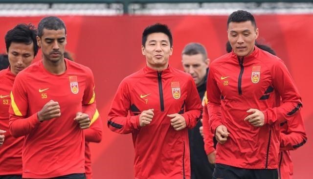 幻女姬 国足vs阿曼前瞻：分析最强首发位置详情，多个位置变动，武磊首发