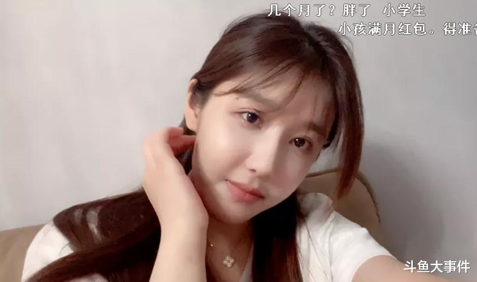 姐姐|某神豪开通超级皇帝只为约女主播乔妹儿吃饭，乔妹儿欣然答应！