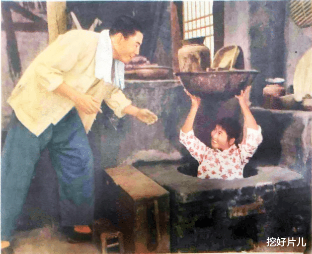 八一|八一厂的高票房电影,你上小学都被组织看过,第四部观影人次30亿