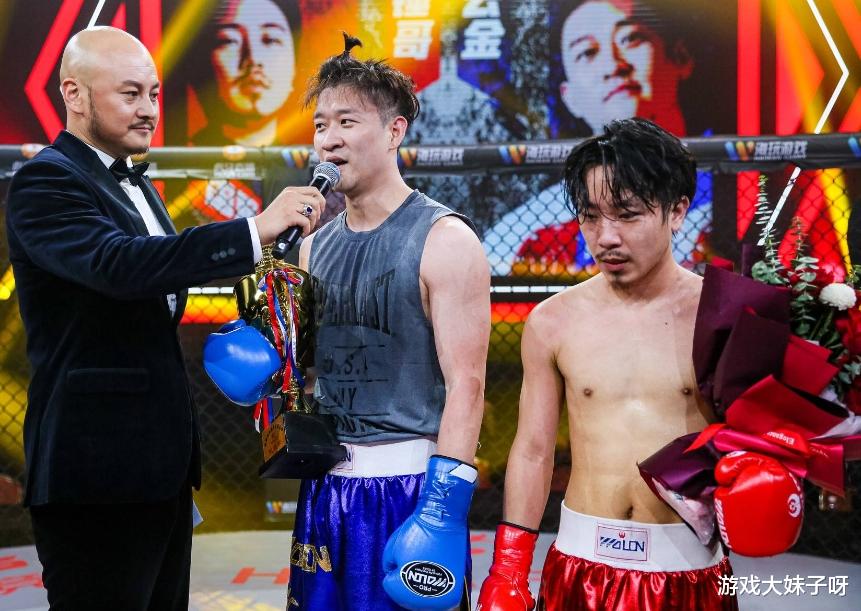 曹云金|曹云金现身功夫嘉年华，弹幕内容太真实，网友全都在刷两个字