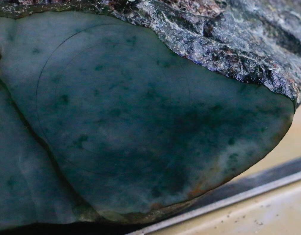 翡翠|揭秘翡翠赌石“五不信”。