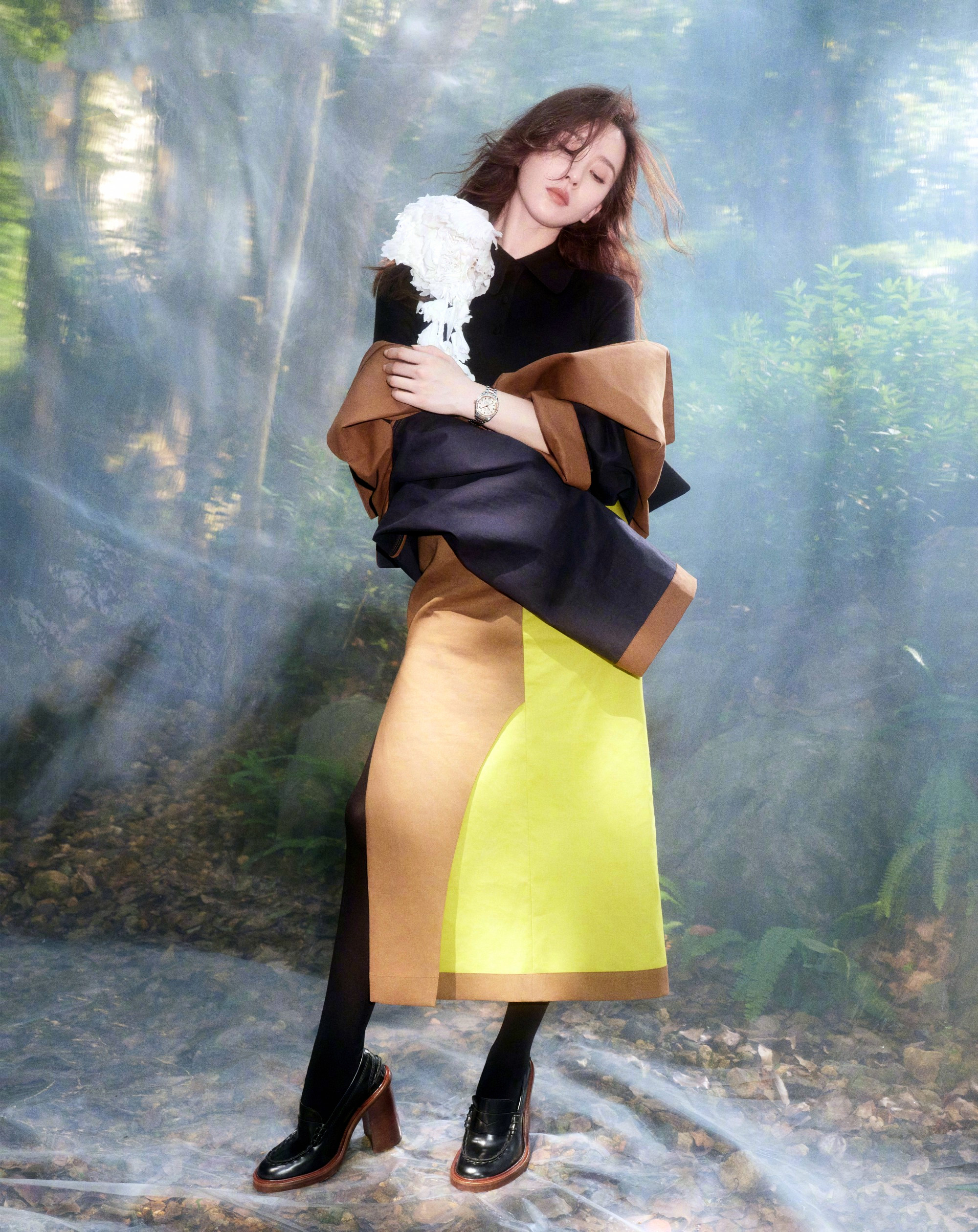 穿衣搭配|演员刘诗诗的穿搭写真照片曝光，端庄优雅有气质，轻松搭出高级感