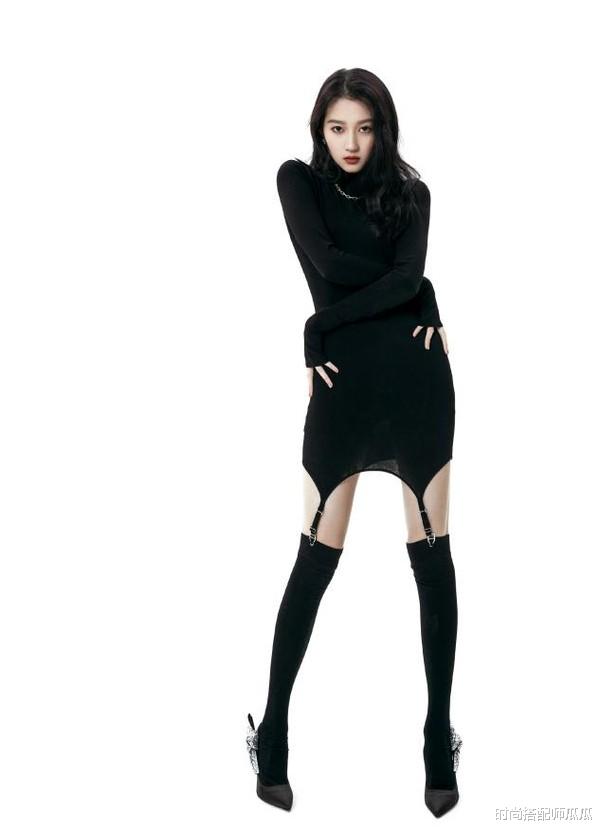 生肖|?关晓彤新造型美多了！清爽高马尾配“蓝耳朵”，鬼马少女元气满满