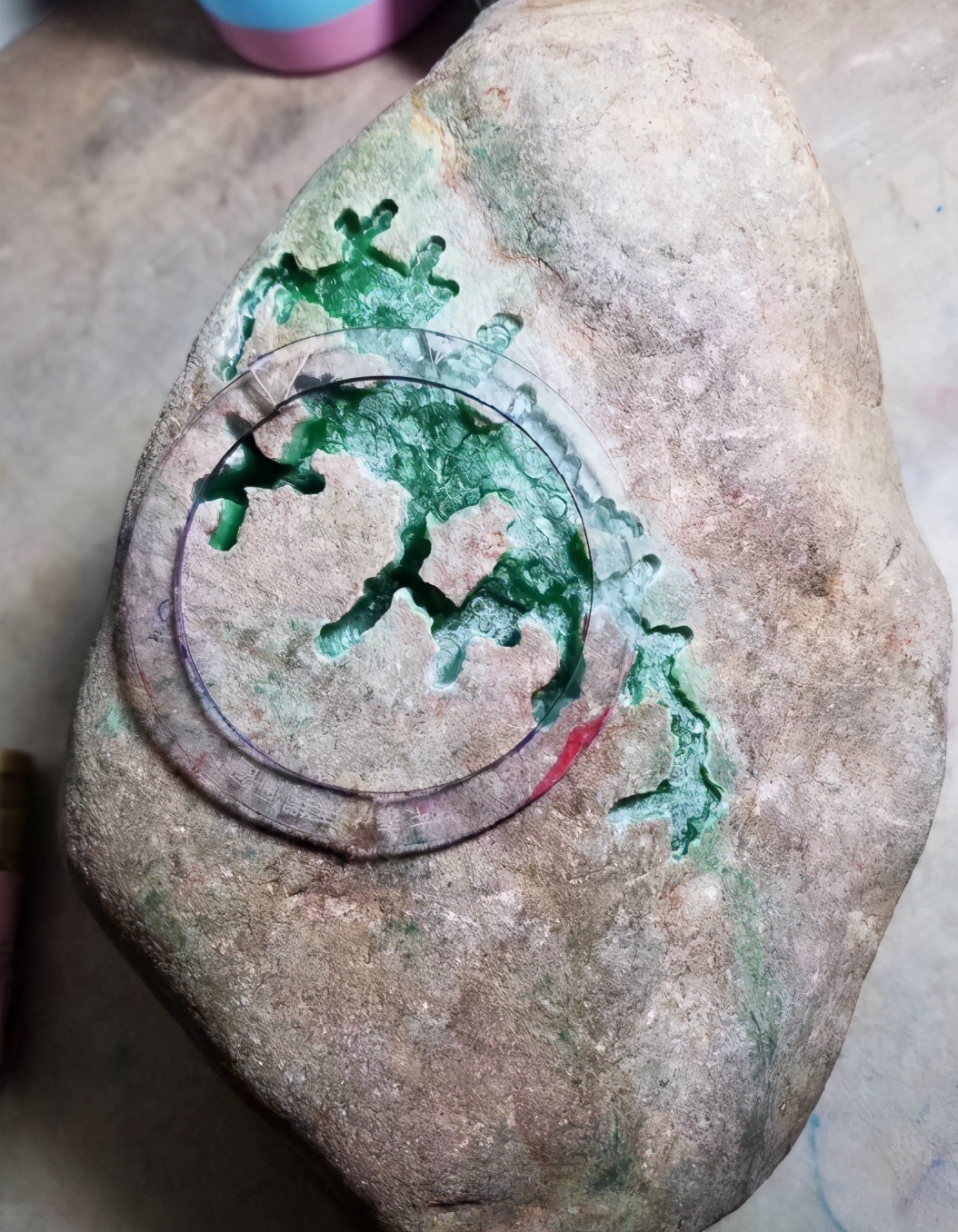 翡翠|歌曰：“皮壳状，裂绺像，判断质地和取样”