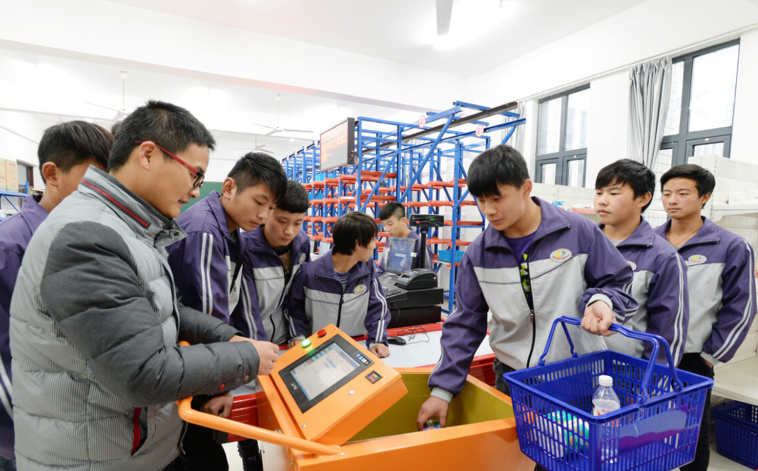 |事业单位不得限制职业院校,打破“学历歧视”,职校生的春天来了