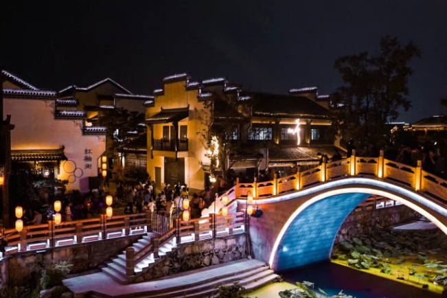 观音山 安徽一“假古镇”走红,耗资80亿门票80,风头盖过黄山景区