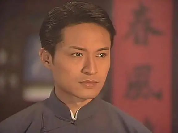 马景涛|59岁马景涛大肚腩抢眼,宽松外套都扣不上,2婚2离一生潇洒