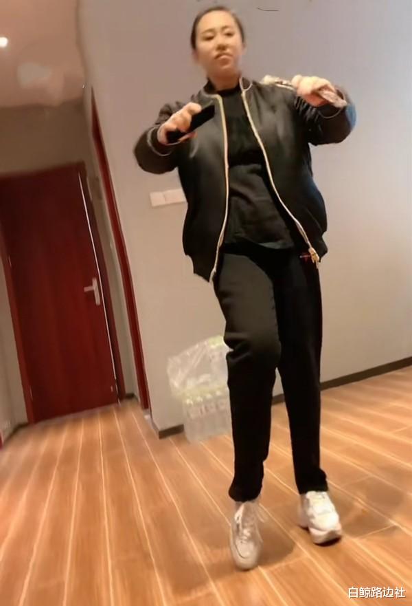 赵本山|丫蛋再婚后怀二胎？跳舞腹部隆起太明显，两任丈夫都是赵本山徒弟