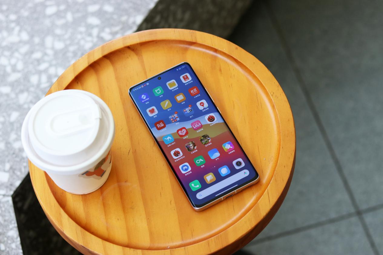 |游戏爱好者们的福音来啦——一款堪比游戏机的小米手机！