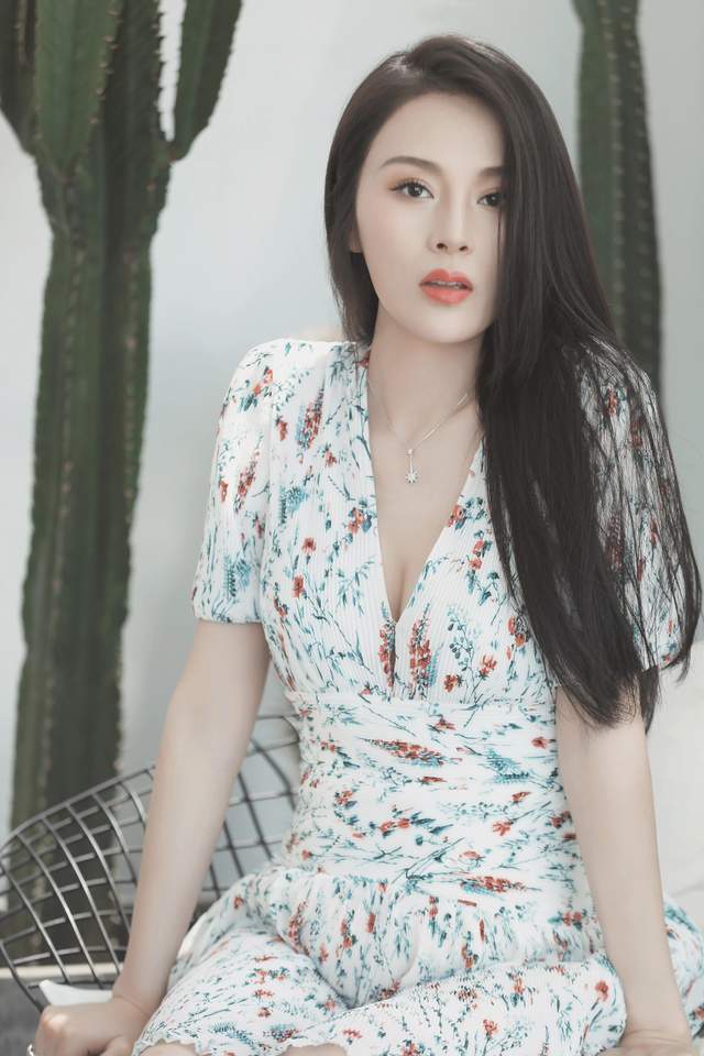 |新生代美女“丁怡”的演艺人生