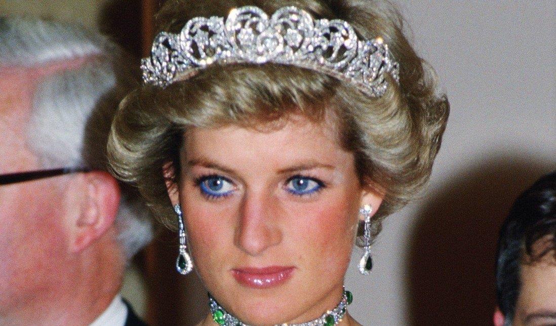 戴安娜|为什么英女王和安妮公主母女不喜戴安娜？从穿衣理念看出三观不同