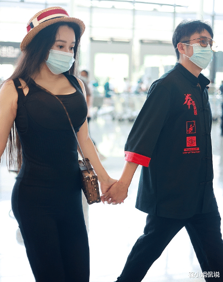 槑小姐侃说 冉莹颖不愧是微胖圈的“顶流”,穿紧身衣胖而不肥,丰腴感真惹眼