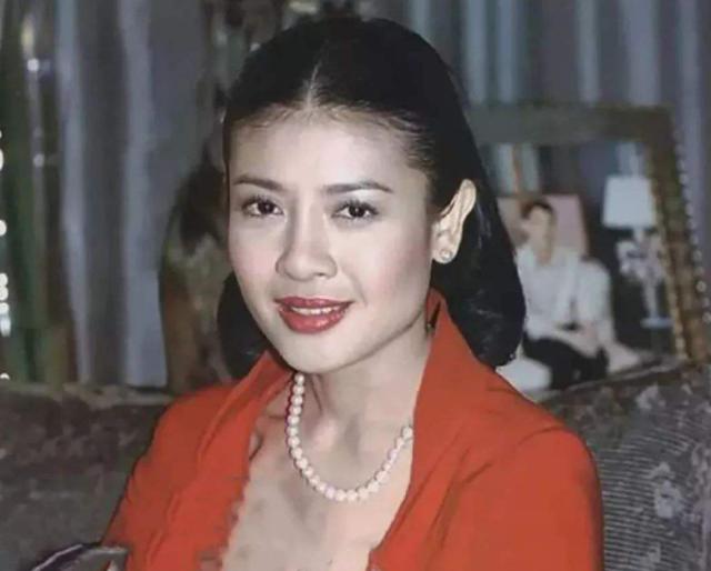 西拉米|苏提达出手狠辣决绝，西拉米生日提前预热，晒出喂狗旧照暗示王妃