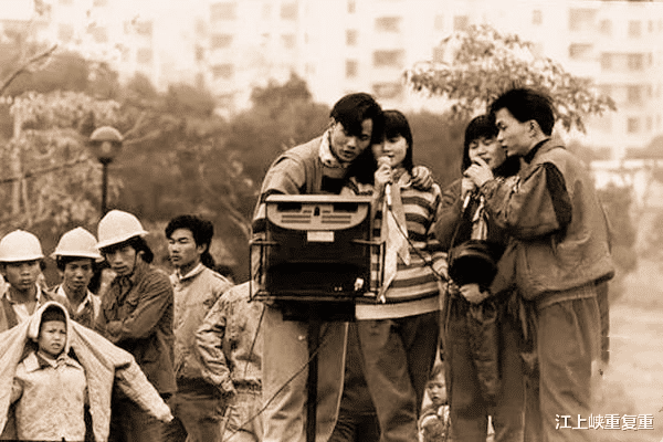 李小龙|无法重拍瞬间:李小龙训练时长出的“翅膀”,贾玲瘦的时候还真好看呢!