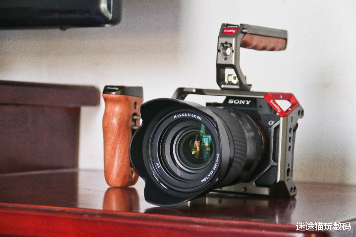 相机|好马配好鞍：相机也得来个保护罩，斯莫格兔笼上手实测