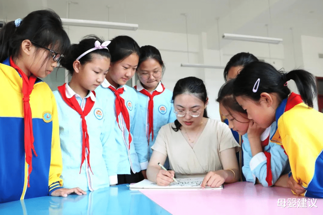 母婴建议|课后延时服务的“补助”少得可怜?两省份公布补助金额,让人意外