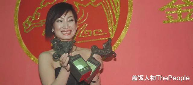 闫妮|女星割双眼皮如跨分水岭，没整好变“悲伤蛙”，成功则变气质美女