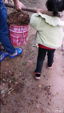 阿里巴巴|“这是阿里巴巴20年前的招聘广告,那时的工资真的不低哈!”