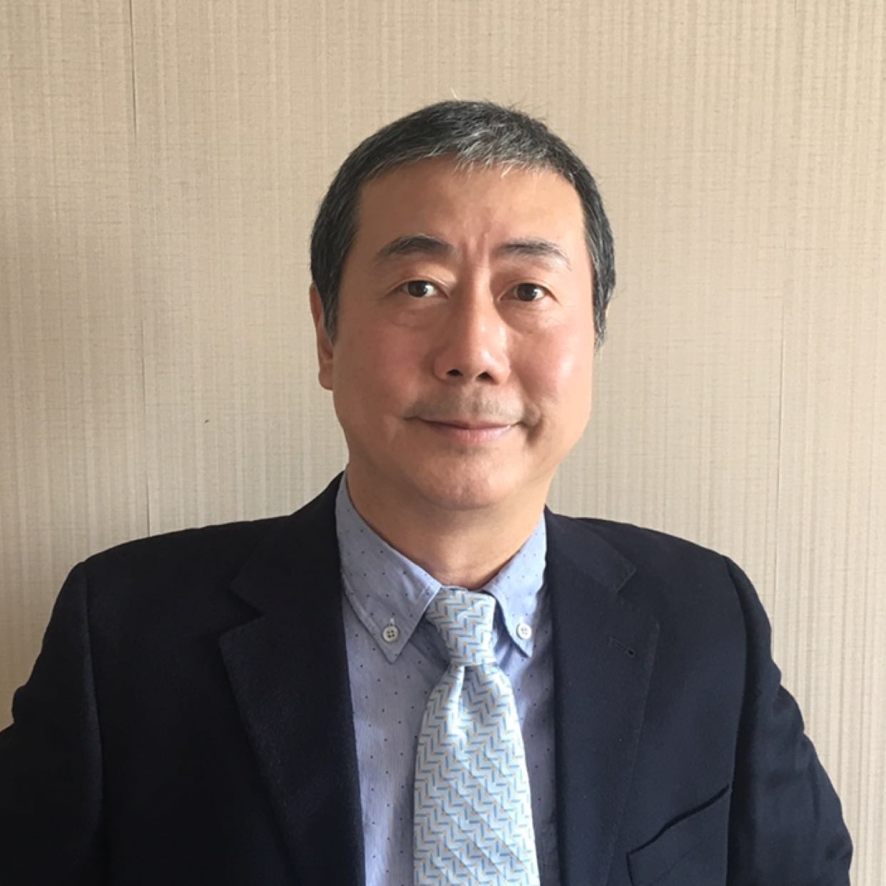 方宏进|著名主持人方宏进：最红时离开央视，后抛妻别女，现在过得怎样？