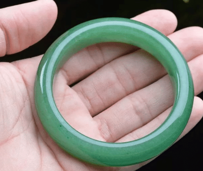 翡翠|翡翠替身你见过吗？单看外表像得不行，价格却天差地别