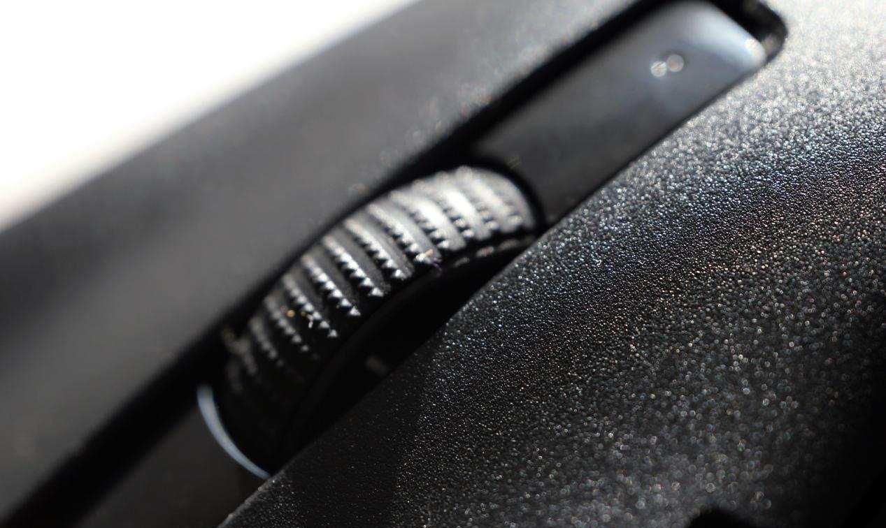 鼠标|双模真无线,新成员雷蛇炼狱蝰蛇V2 X极速版体验,长续航更持久