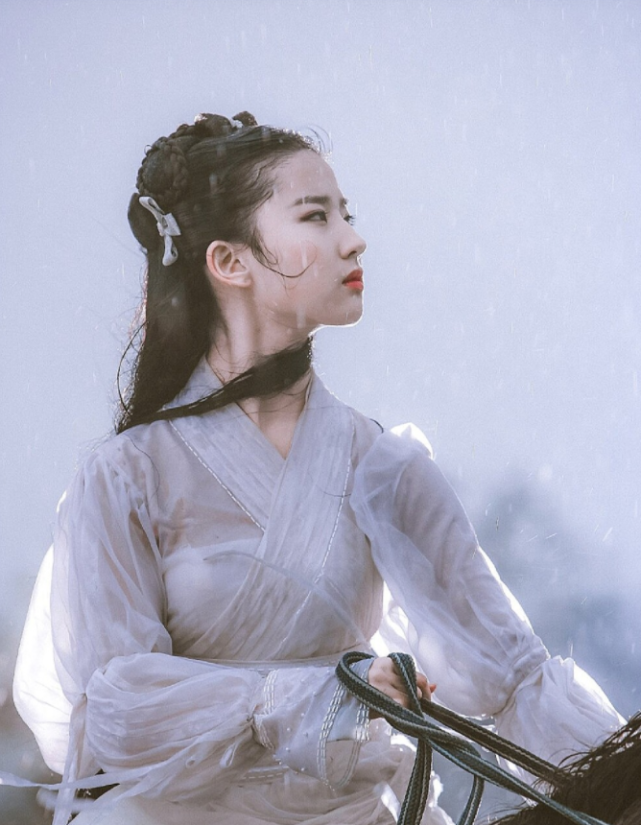 刘亦菲|明星生图多可怕?刘亦菲是不是得罪了摄影师?范冰冰还能艳压吗