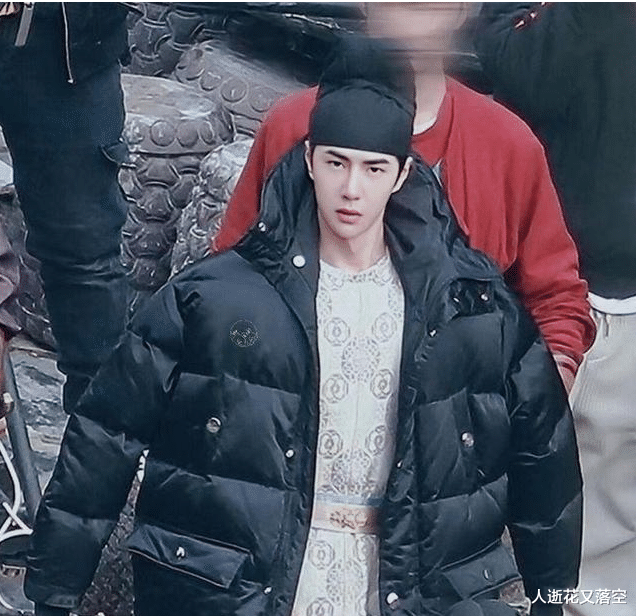 王一博|王一博眼镜代言官宣，网友：保护好“鹰眼”，让“代拍”无处遁形