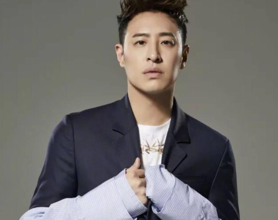 京剧|谢明皓被禁言!实名举报林俊杰潘玮柏反被告,凭借1个举动遭质疑